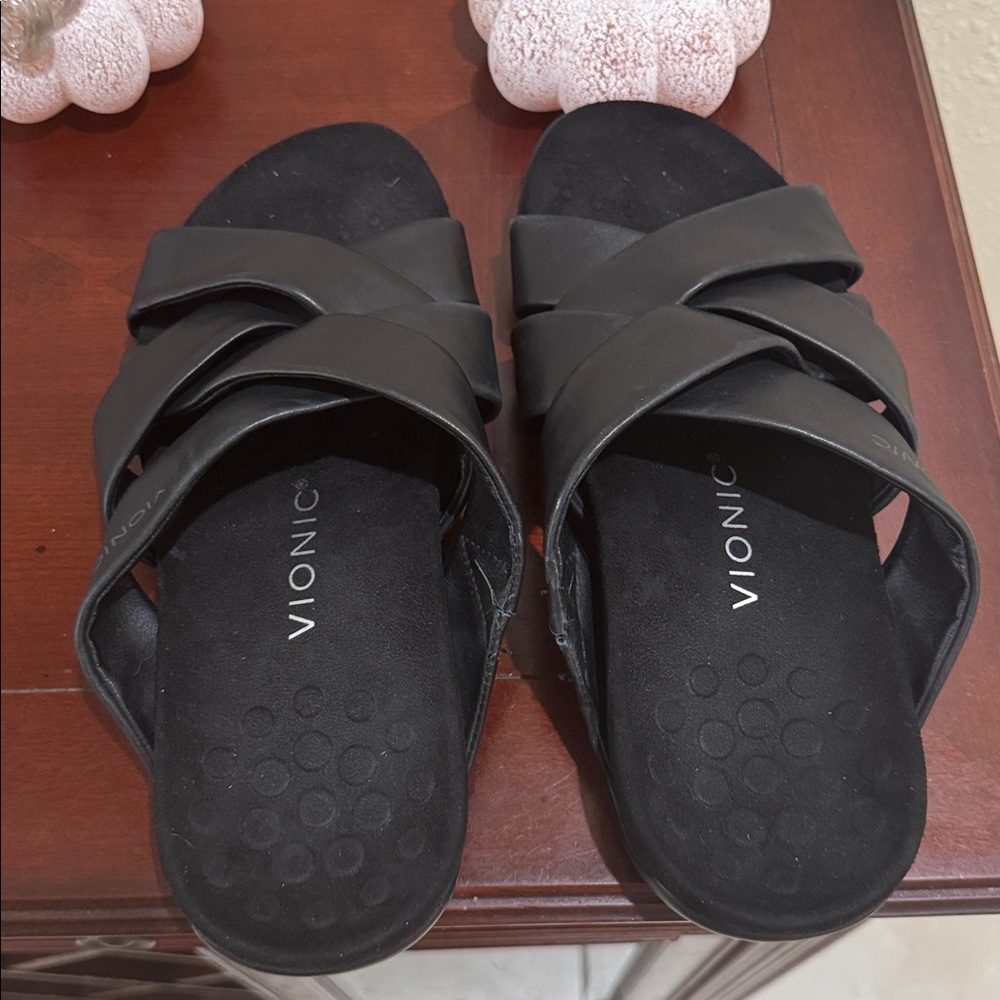 Vionic Juno Black Leather Slide Slip on Cross Strap Sandals Sz 8.5 - Picture 4 of 6